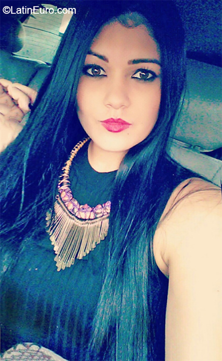 Date this passionate Venezuela girl Natalia from Barcelona VE3319