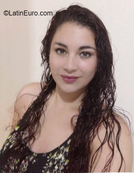 Date this nice looking Colombia girl Francy from Bogota CO27925