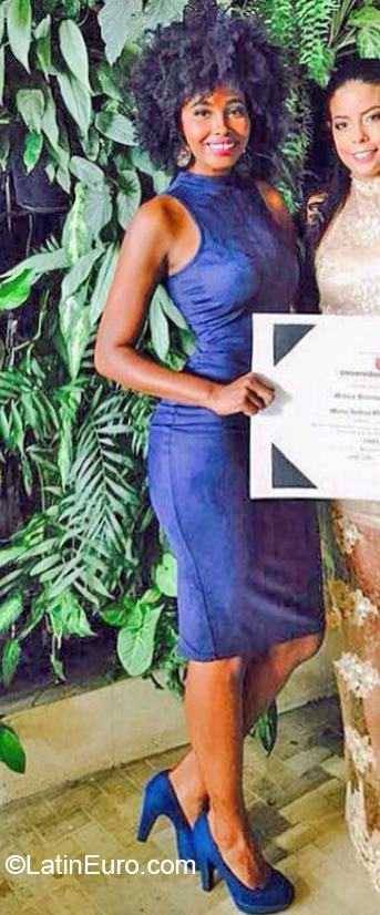 Date this lovely Colombia girl Angelica from Cali CO27949