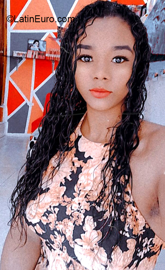 Date this lovely Ecuador girl Katherine from Guayas EC559