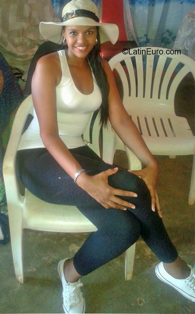 Date this cute Venezuela girl Gradivis from Caracas VE3343