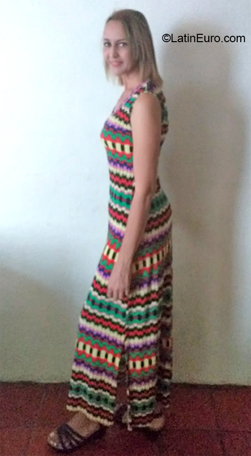 Date this nice looking Venezuela girl Mariluna from Barinas VE3345