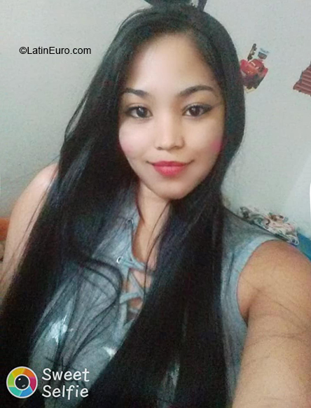 Date this beautiful Colombia girl Julieth from Medellin CO33650