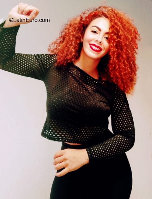 Date this charming Colombia girl Yaki from Medellin CO28030