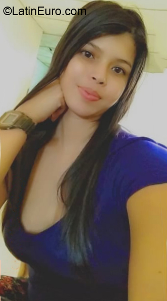 Date this foxy Venezuela girl Hericia from Maracaibo VE3349