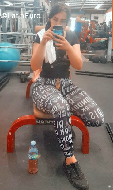 Date this athletic Nicaragua girl Isamar from Nicaragua NI249