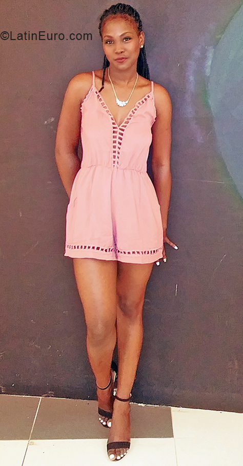 Date this funny Dominican Republic girl Claudia from La Romana DO38560