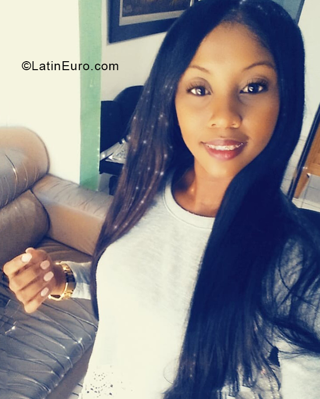 Date this georgeous Dominican Republic girl Julia from San Cristobal DO38566