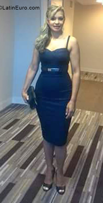 Date this foxy Colombia girl Maria from Bogota CO28266