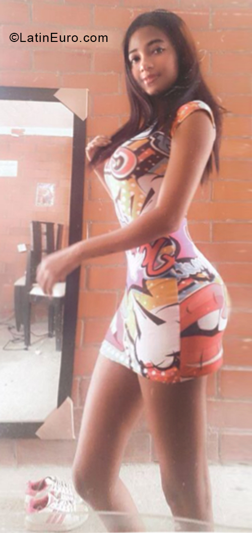 Date this young Colombia girl Eliana from Cali CO28293