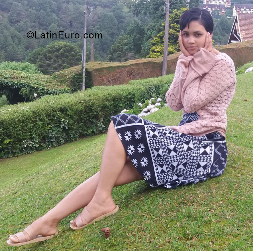 Date this georgeous Brazil girl Aurora from Sao Paulo BR11215