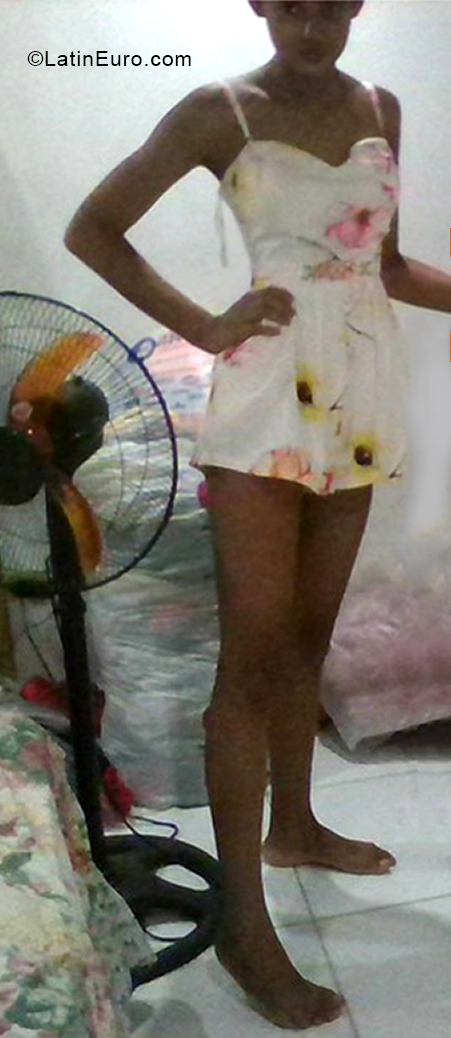 Date this young Dominican Republic girl Escarlett from Santo Domingo DO38616