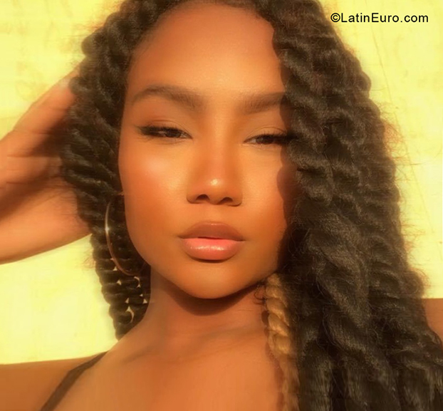 Date this tall Canada girl Maleja from Vancouver CA839