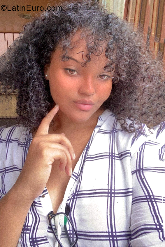 Date this young Ecuador girl Pao from Sucumbios EC590