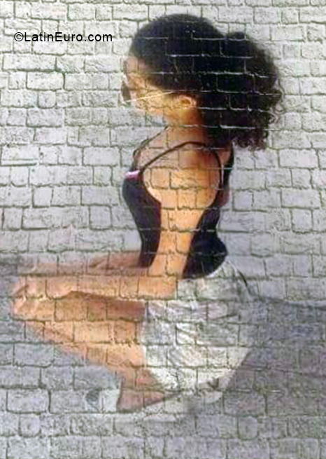 Date this cute Brazil girl Sara from Goiania BR11228