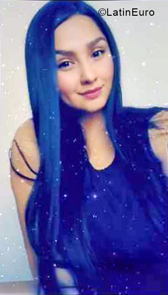 Date this nice looking Colombia girl Julie from Bogota CO28416