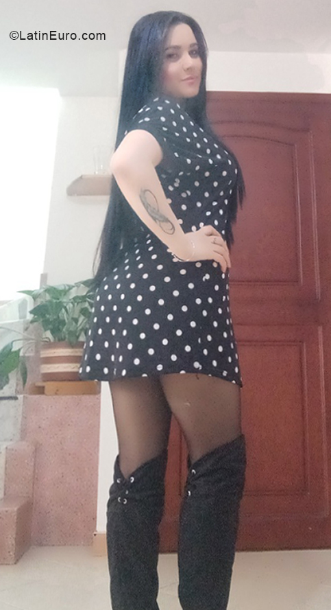 Date this passionate Colombia girl Mara from Bogota CO28425