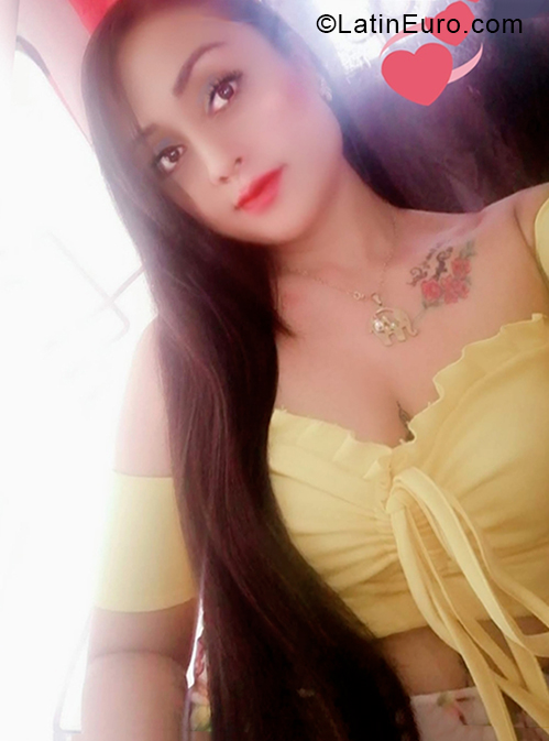 Date this sensual Colombia girl Claudia from Pereira CO28472