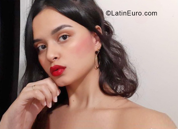 Date this tall Colombia girl Alexandra from Bucaramanga CO28529