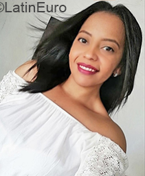 Date this nice looking Colombia girl Ana from Barranquilla CO28574