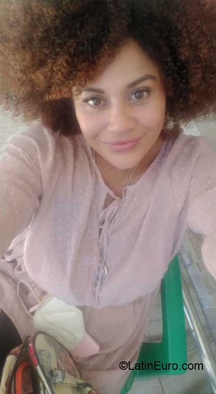 Date this good-looking Dominican Republic girl Anny from Santo Domingo DO38775