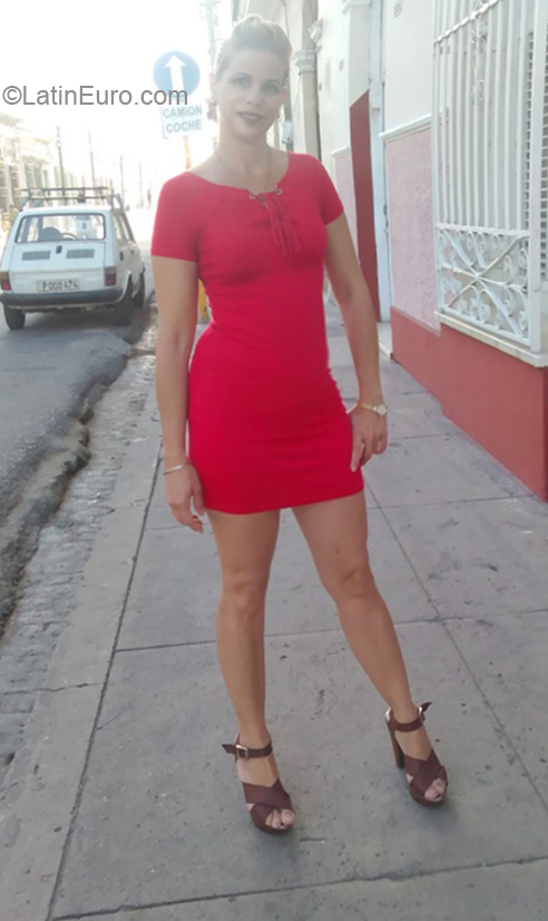 Date this lovely Cuba girl Ailyn from Cienfuegos CU726