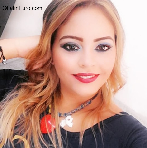 Date this young Venezuela girl Maria from Valencia VE3494