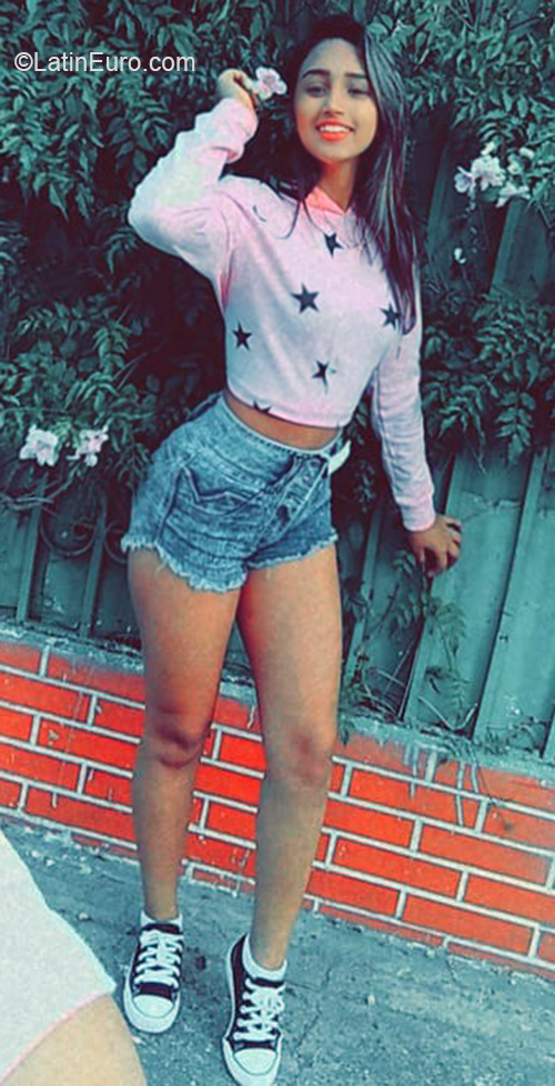 Date this beautiful Venezuela girl Daniela from Chacao VE3495