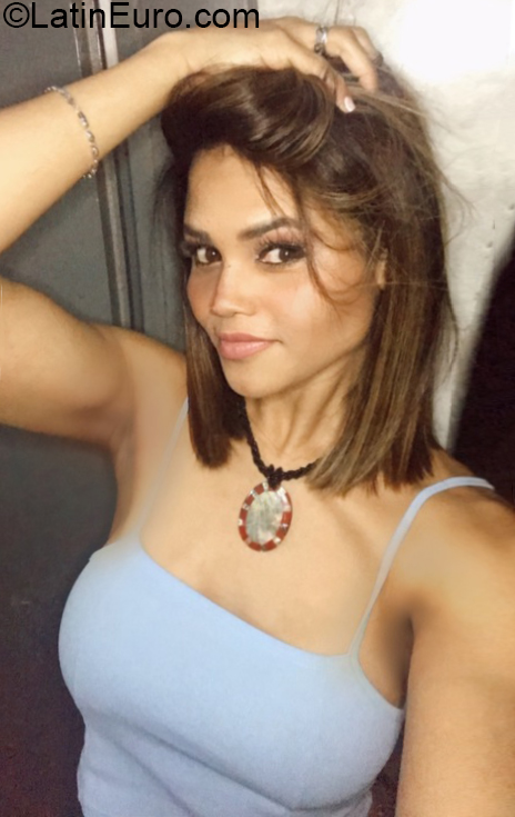 Date this hot Argentina girl Maryeling from Buenos Aires AR581