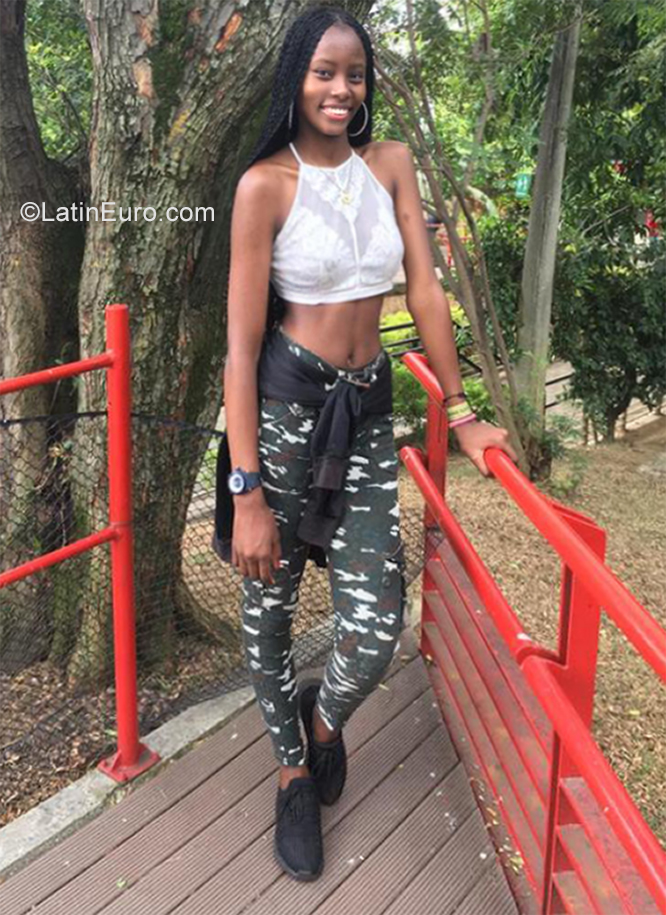 Date this tall Colombia girl Karla from Medellín CO28695