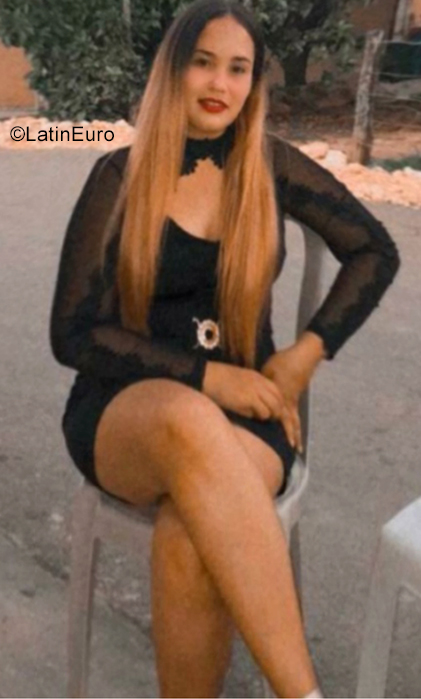 Date this gorgeous Dominican Republic girl Odalis from Santo Domingo DO38860