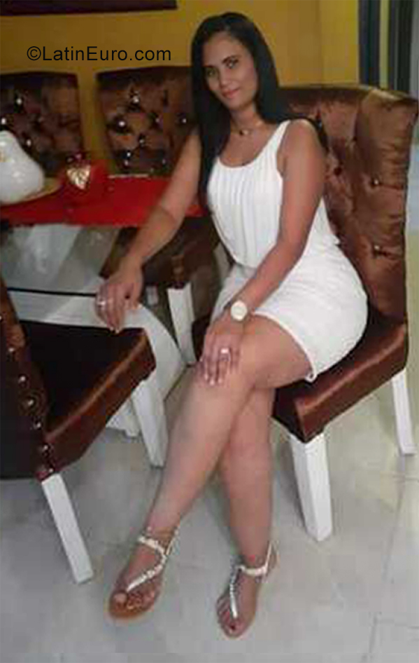 Date this gorgeous Dominican Republic girl Maricely from Santiago DO38867