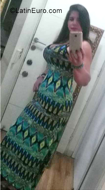 Date this sultry Chile girl Yasmin from Santiago CL209