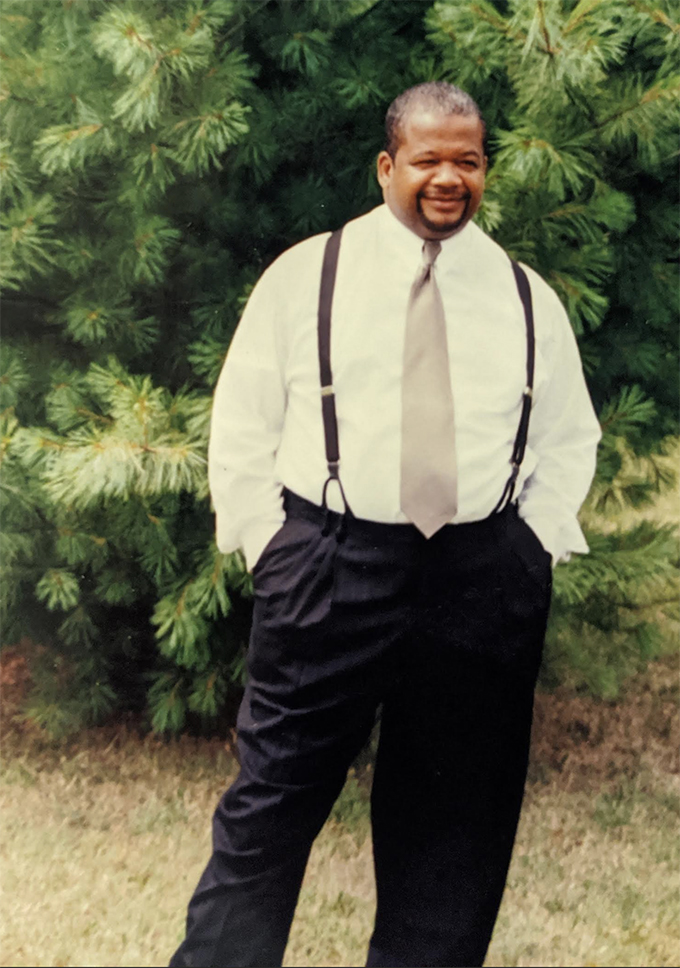 Date this funny United States man Orlando from High Point US20991