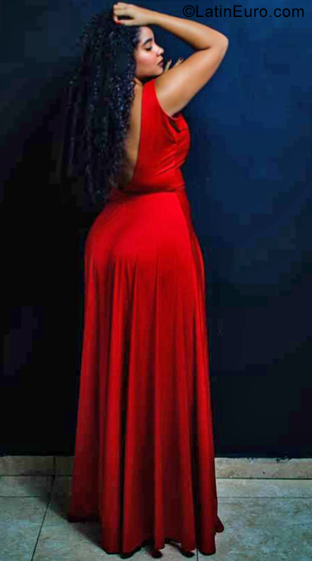 Date this delightful Colombia girl Emma from Cali CO28796