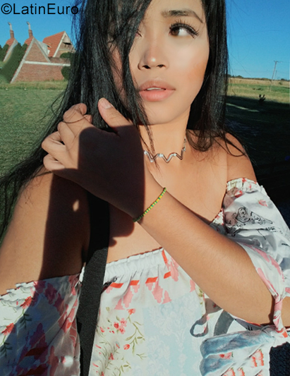 Date this good-looking Argentina girl Gabriela from Buenos Aires AR853