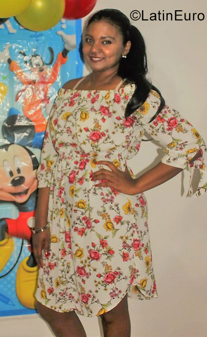 Date this athletic Dominican Republic girl Gioconda from Santo Domingo DO39138