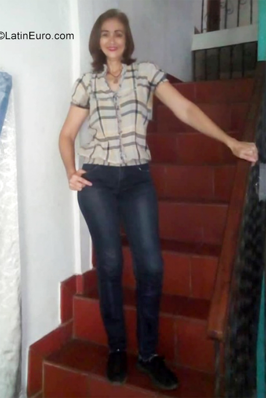 Date this stunning Venezuela girl Ledy from Caracas VE3661