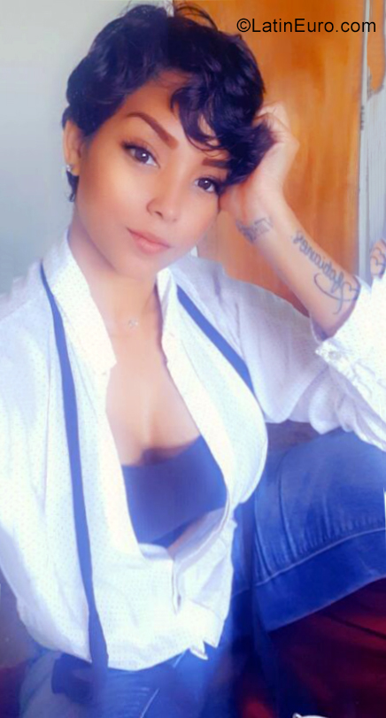 Date this beautiful Venezuela girl Dubrey from Caracas VE3668