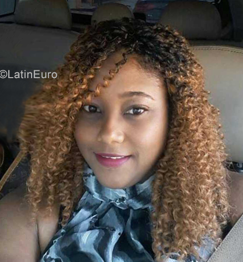 Date this good-looking Dominican Republic girl Mercedes from Santo Domingo DO39187