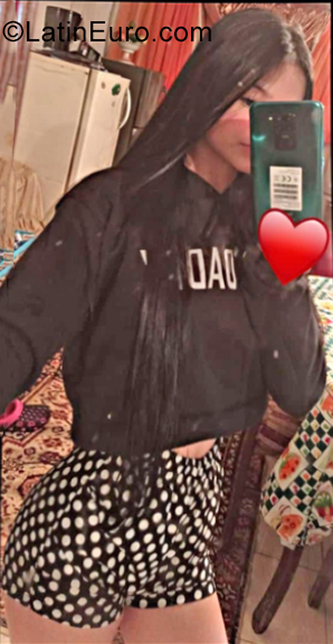 Date this hard body Venezuela girl Jenifer from Bolivar VE3671