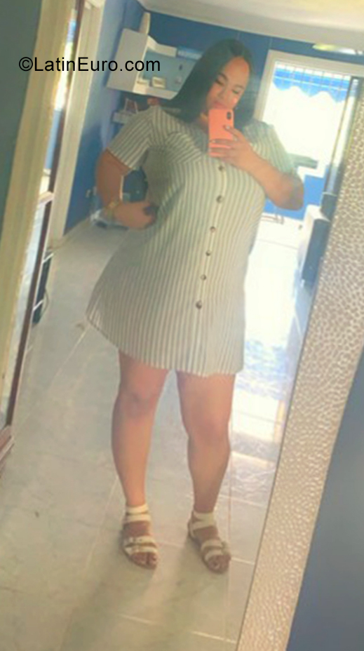 Date this passionate Dominican Republic girl Samantha from Santo Domingo DO39228