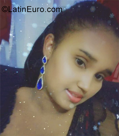 Date this happy Dominican Republic girl Estefany from Higuey DO39231