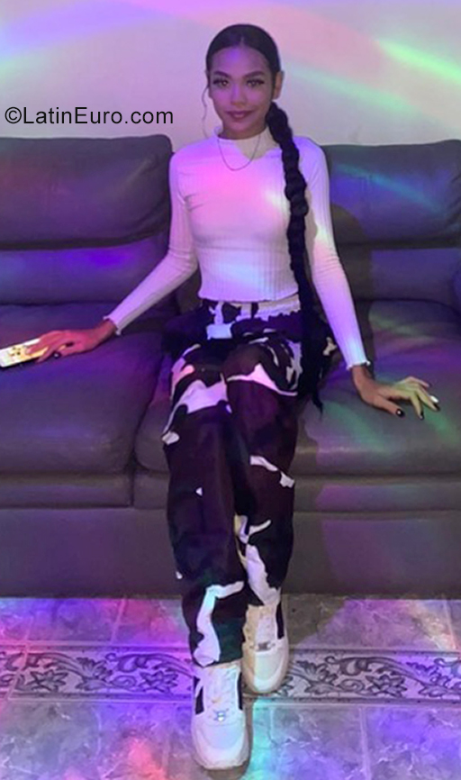 Date this gorgeous Colombia girl Susana Martnez from Cartagena CO29301