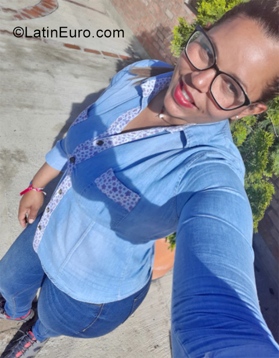 Date this fun Spain girl Zylmely from Madrid ES597