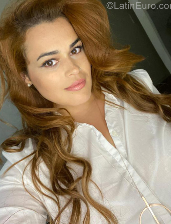Date this voluptuous Uruguay girl Maria Pia from Montevideo UY78