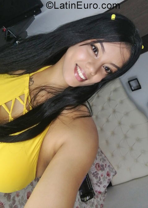 Date this cute Colombia girl Melanie from Bucaramanga CO29454