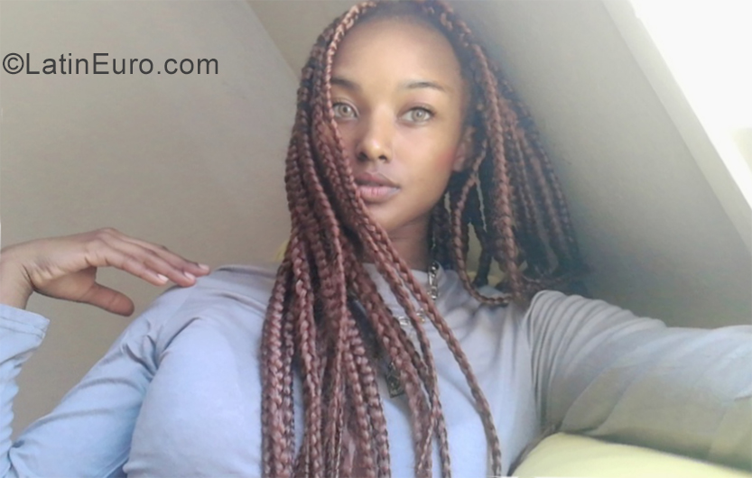 Date this nice looking Costa Rica girl April from Alajuela CR445