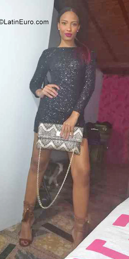 Date this delightful Colombia girl Anyi from Medellin CO29548