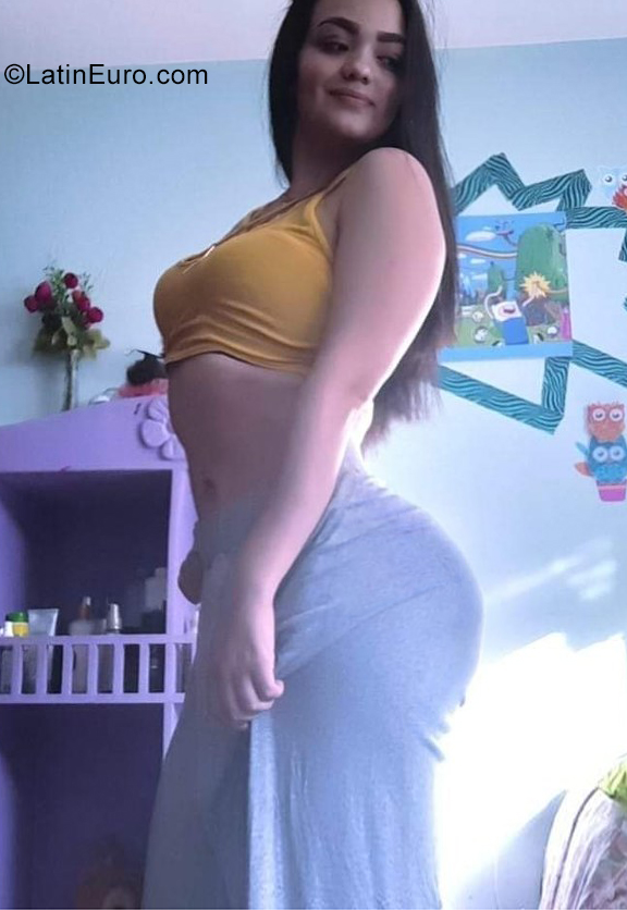 Date this hot Ecuador girl Jaely from Quito EC737